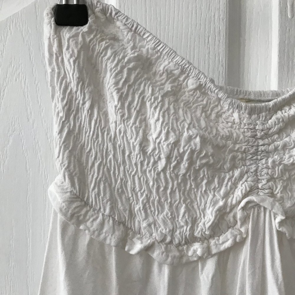 White Ruffle Crop - Picture 3 of 5
